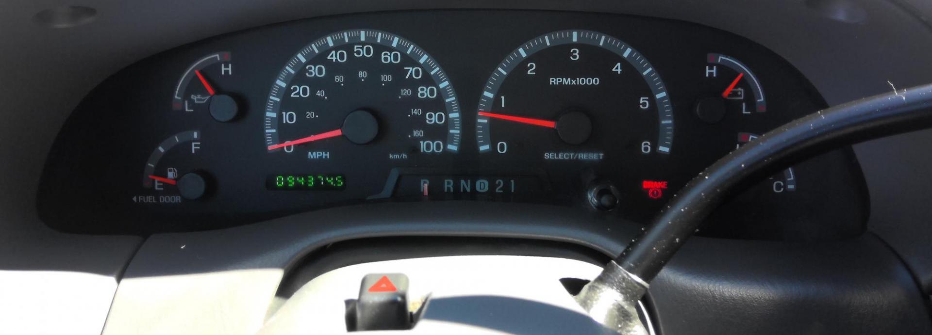 2003 GRAY Ford F-150 King Ranch SuperCrew 4WD (1FTRW08L13K) with an 5.4L V8 SOHC 16V engine, 4-Speed Automatic Overdrive transmission, located at 502 S. Riverside Avenue, Medford, OR, 97501, (541) 773-3136, 42.322803, -122.867477 - Photo#11