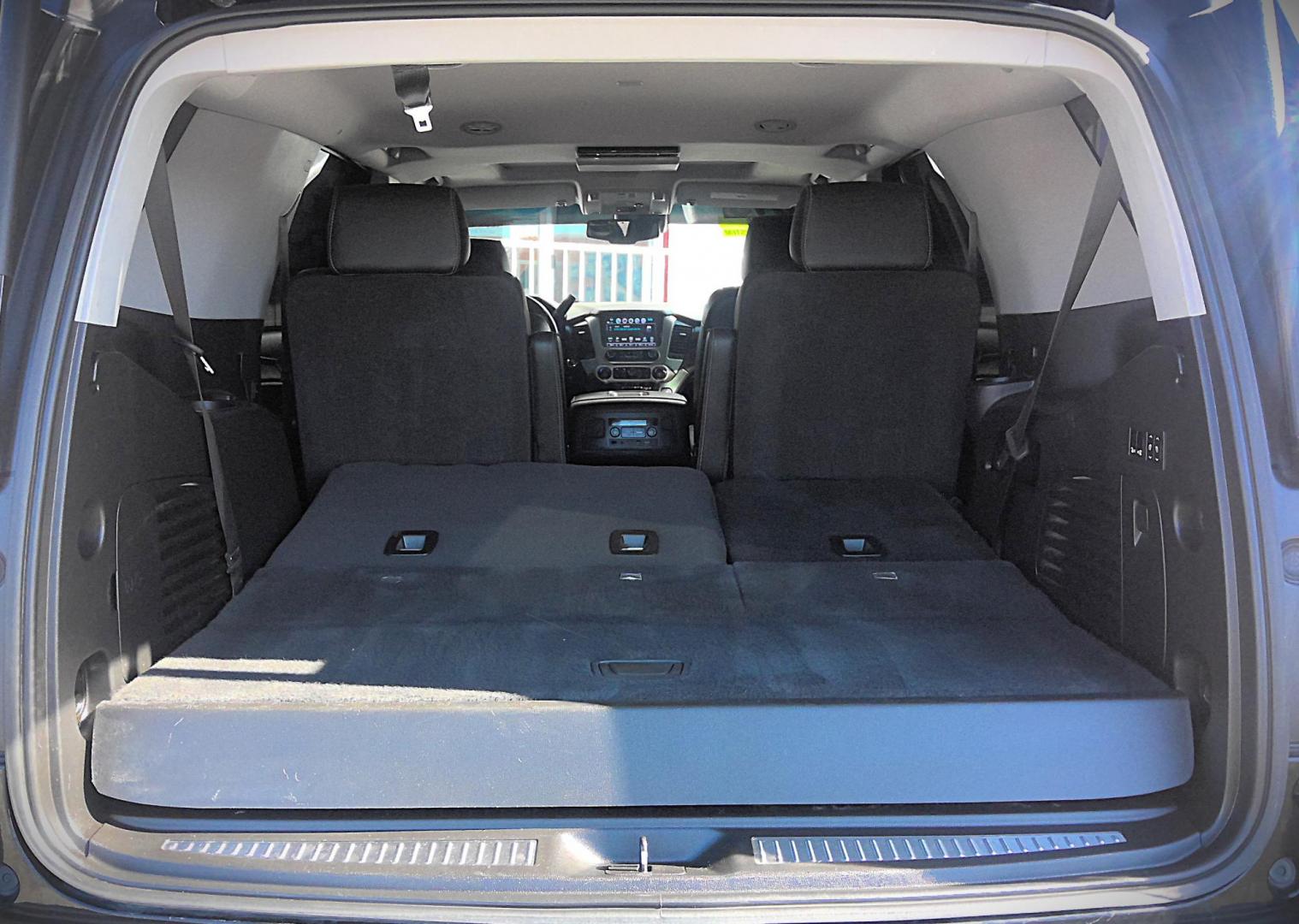 2018 BLACK GMC Yukon Denali 4WD (1GKS2CKJ7JR) with an 6.2L V8 OHV 16V engine, 10A transmission, located at 502 S. Riverside Avenue, Medford, OR, 97501, (541) 773-3136, 42.322803, -122.867477 - Photo#4