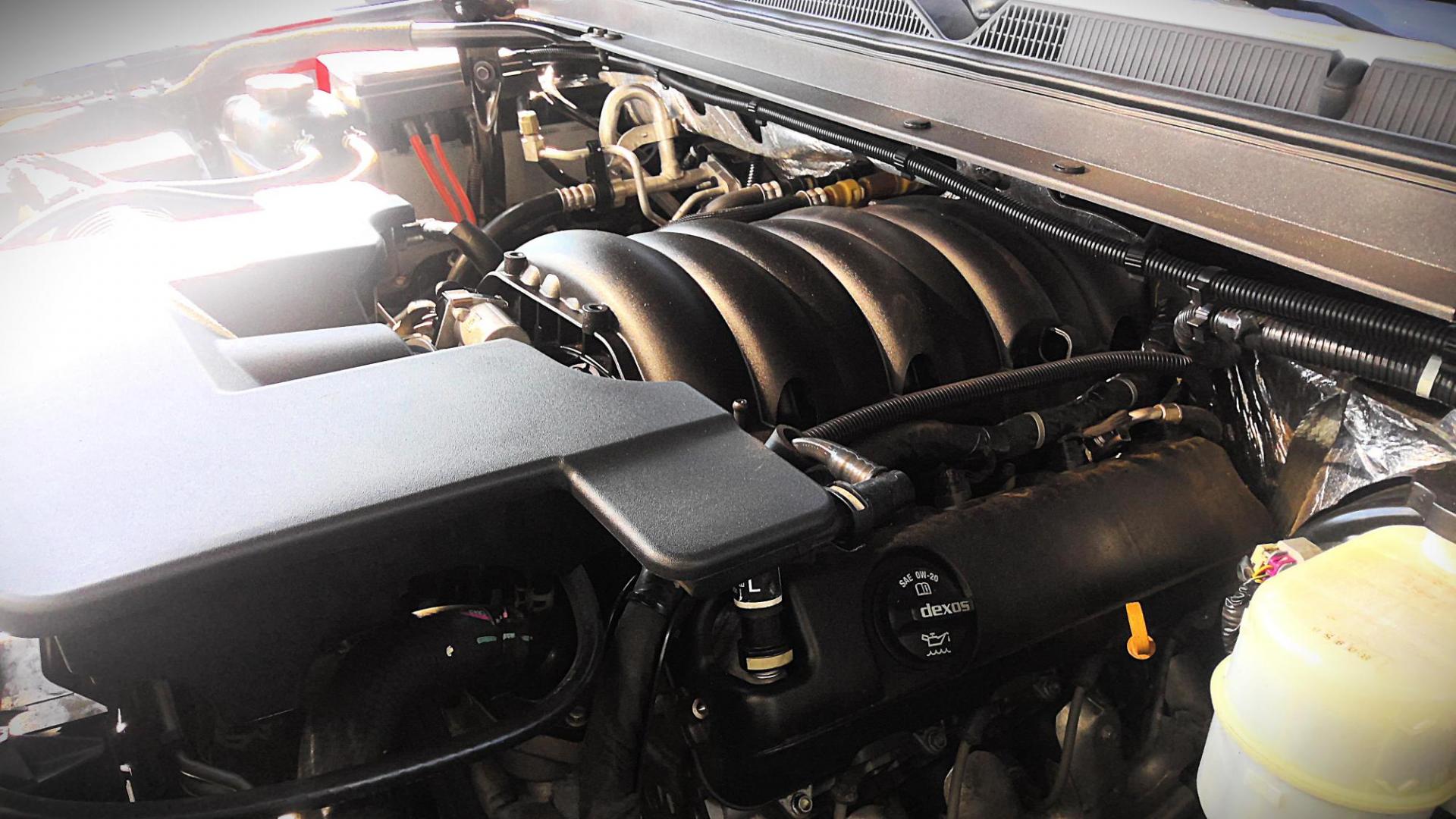 2018 BLACK GMC Yukon Denali 4WD (1GKS2CKJ7JR) with an 6.2L V8 OHV 16V engine, 10A transmission, located at 502 S. Riverside Avenue, Medford, OR, 97501, (541) 773-3136, 42.322803, -122.867477 - Photo#17