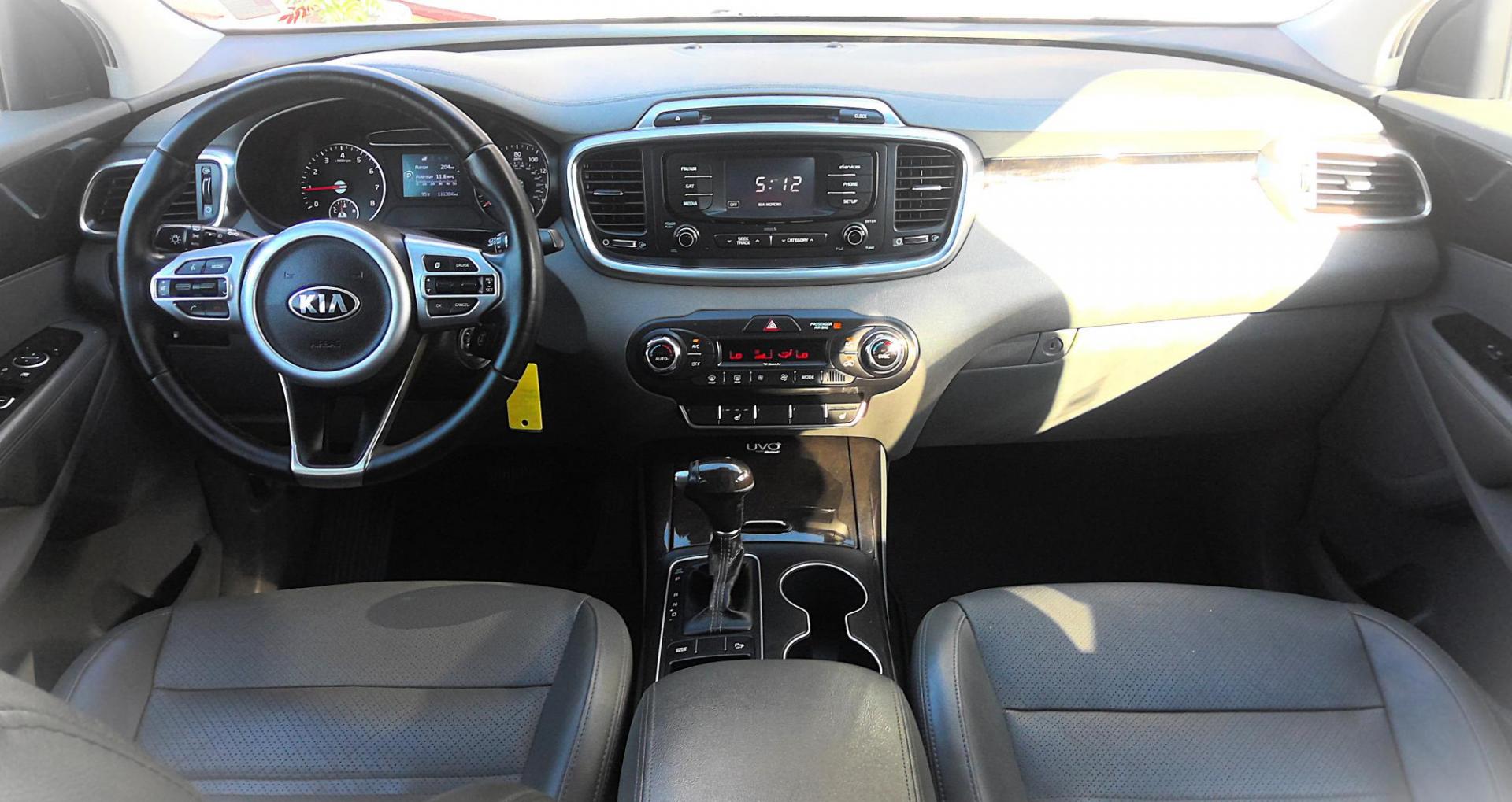 2016 WHITE Kia Sorento EX V6 2WD (5XYPH4A58GG) with an 3.3L V6 DOHC 24V engine, 6-Speed Automatic transmission, located at 502 S. Riverside Avenue, Medford, OR, 97501, (541) 773-3136, 42.322803, -122.867477 - Photo#12