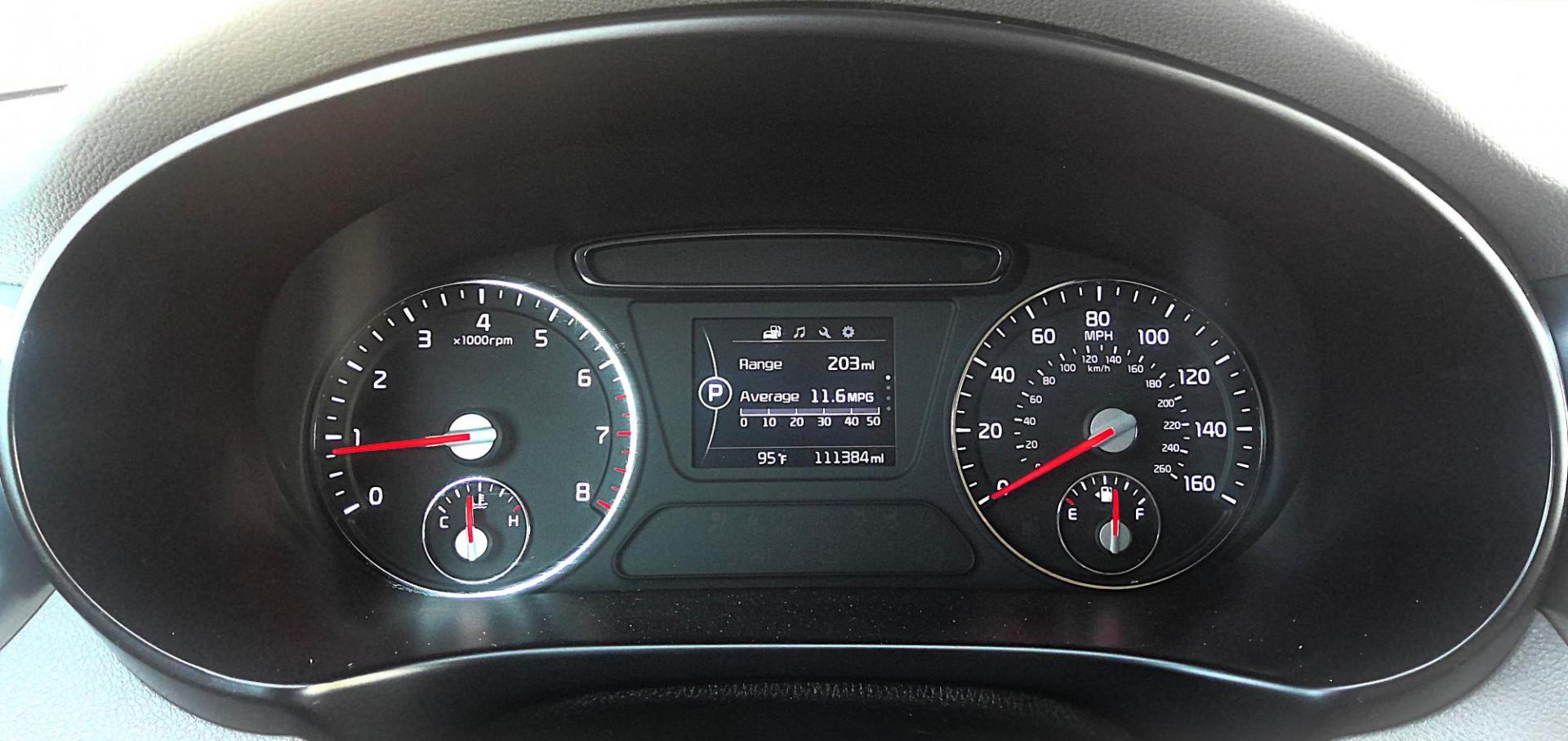 2016 WHITE Kia Sorento EX V6 2WD (5XYPH4A58GG) with an 3.3L V6 DOHC 24V engine, 6-Speed Automatic transmission, located at 502 S. Riverside Avenue, Medford, OR, 97501, (541) 773-3136, 42.322803, -122.867477 - Photo#16