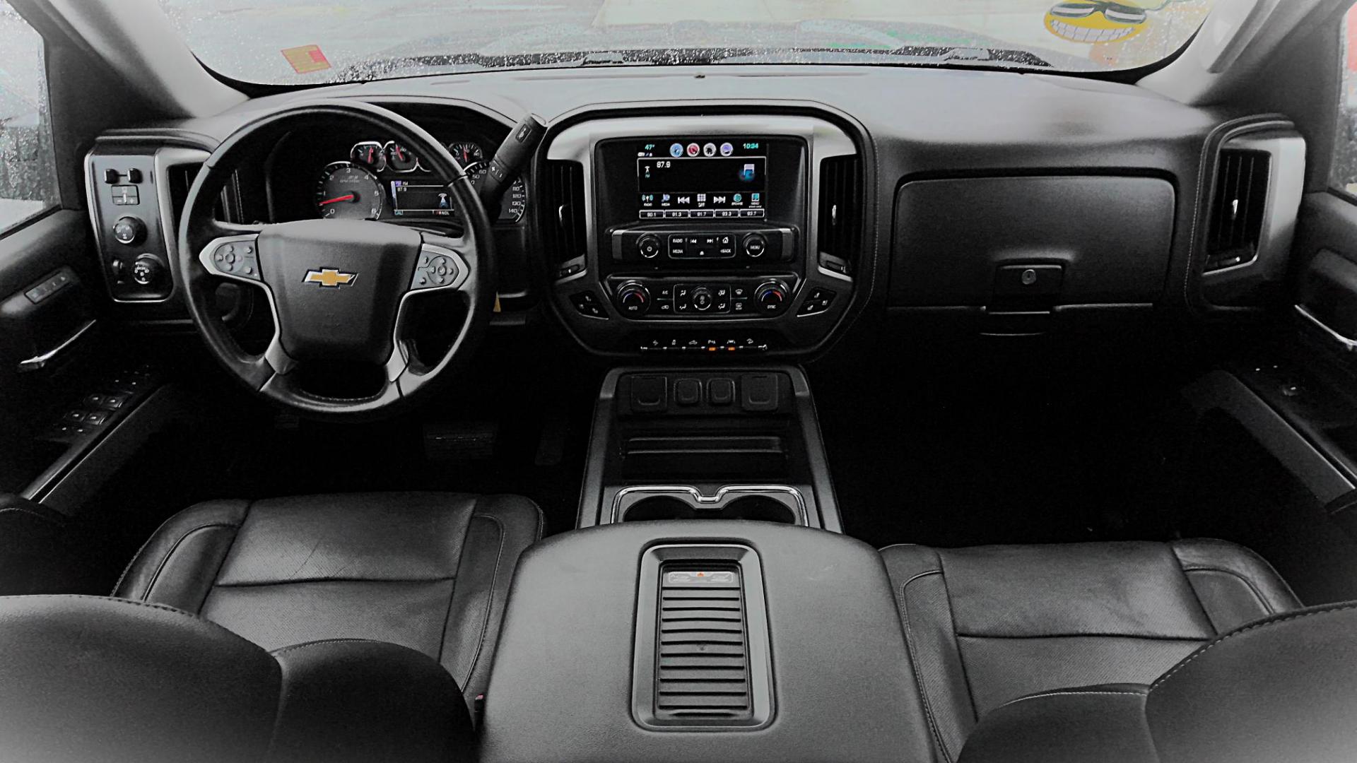 2018 BLACK Chevrolet Silverado 1500 LTZ Crew Cab 4WD (3GCUKSEJ0JG) with an 6.2L V8 OHV 16V engine, 6A transmission, located at 502 S. Riverside Avenue, Medford, OR, 97501, (541) 773-3136, 42.322803, -122.867477 - This 2018 Chevrolet Silverado LTZ has the 6.2L V8 engine, only 62k miles on it, custom wheels & tires, running boards, and priced to sell! - Photo#6