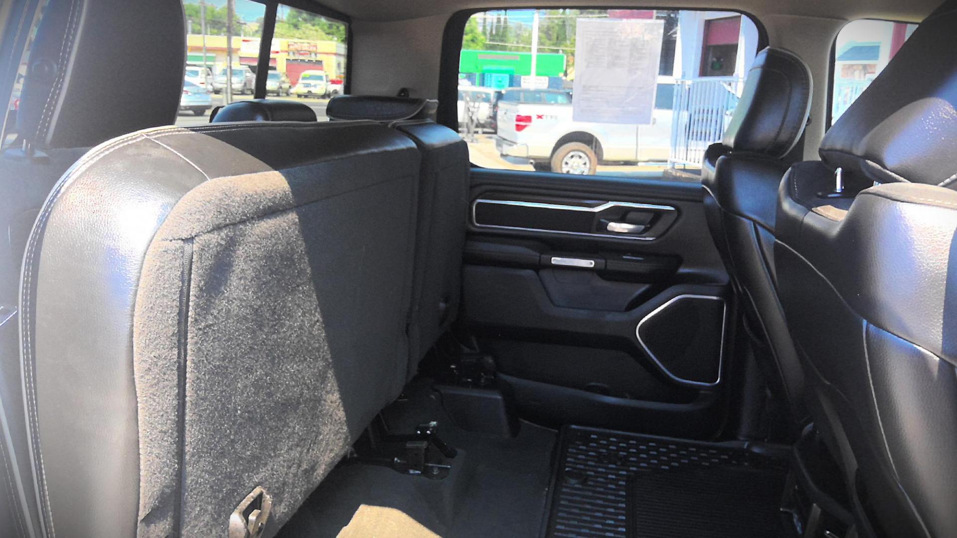 2021 WHITE RAM 1500 Laramie Crew Cab SWB 4WD (1C6SRFJT6MN) with an 5.7L V8 OHV 16V engine, 8A transmission, located at 502 S. Riverside Avenue, Medford, OR, 97501, (541) 773-3136, 42.322803, -122.867477 - Photo#7
