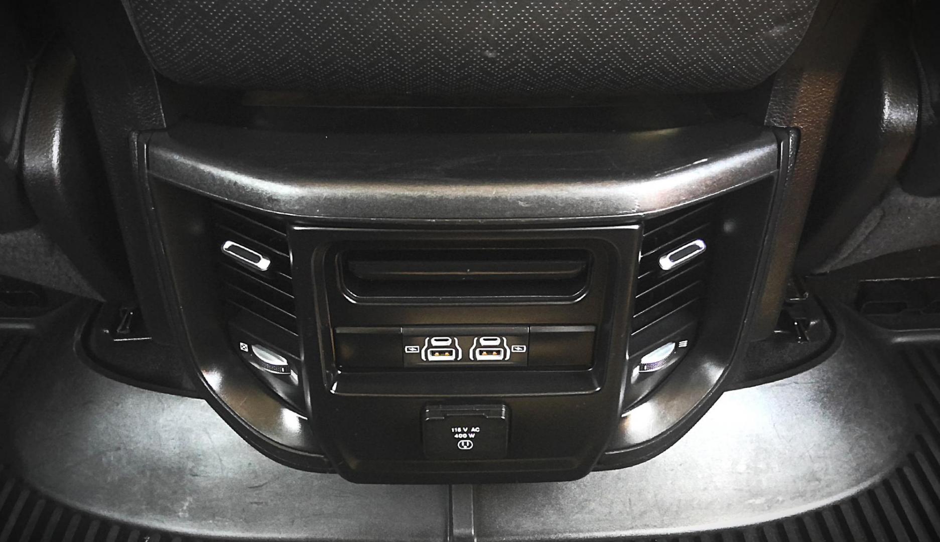 2021 WHITE RAM 1500 Laramie Crew Cab SWB 4WD (1C6SRFJT6MN) with an 5.7L V8 OHV 16V engine, 8A transmission, located at 502 S. Riverside Avenue, Medford, OR, 97501, (541) 773-3136, 42.322803, -122.867477 - Photo#9
