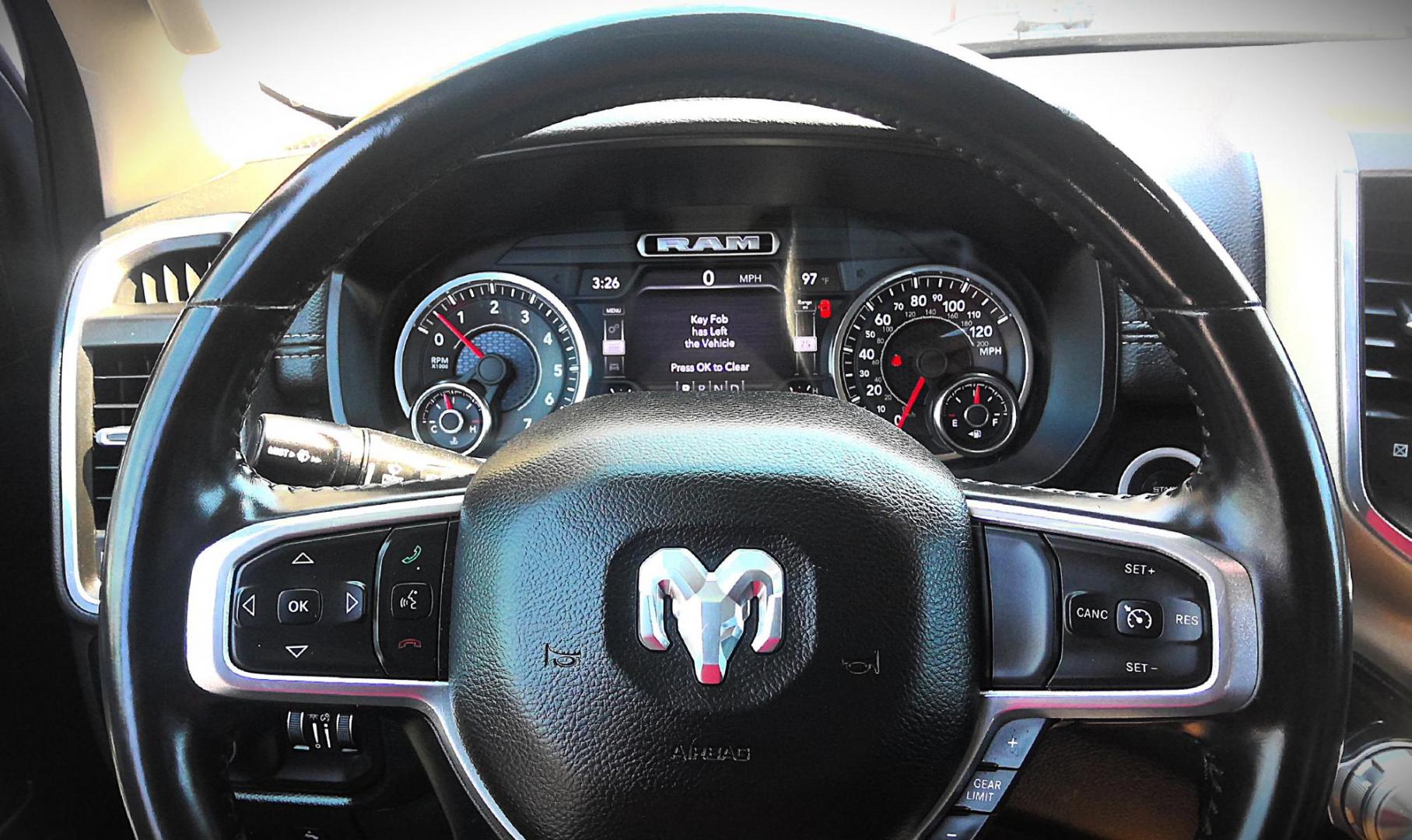 2021 WHITE RAM 1500 Laramie Crew Cab SWB 4WD (1C6SRFJT6MN) with an 5.7L V8 OHV 16V engine, 8A transmission, located at 502 S. Riverside Avenue, Medford, OR, 97501, (541) 773-3136, 42.322803, -122.867477 - Photo#19