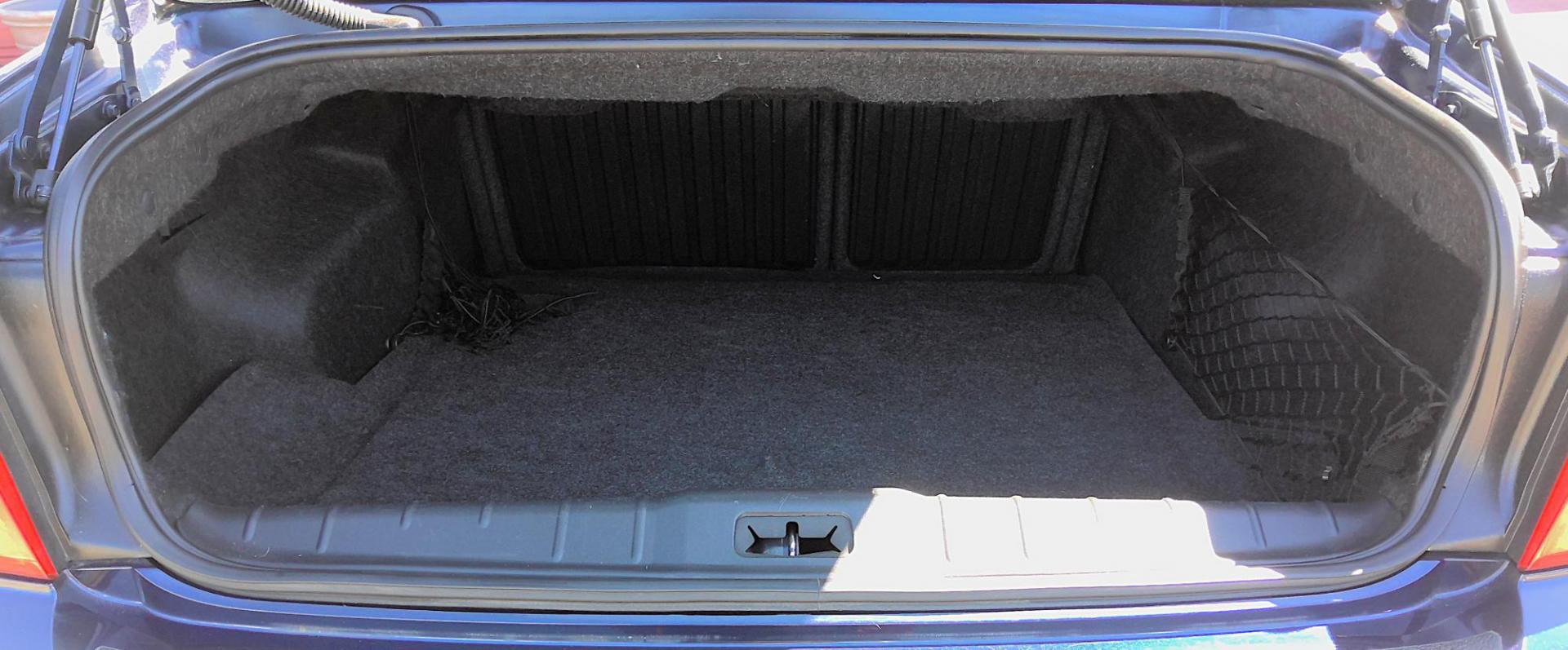 2009 BLUE Chevrolet Malibu LT1 (1G1ZH57B494) with an 2.4L L4 DOHC 16V engine, located at 502 S. Riverside Avenue, Medford, OR, 97501, (541) 773-3136, 42.322803, -122.867477 - Photo#3