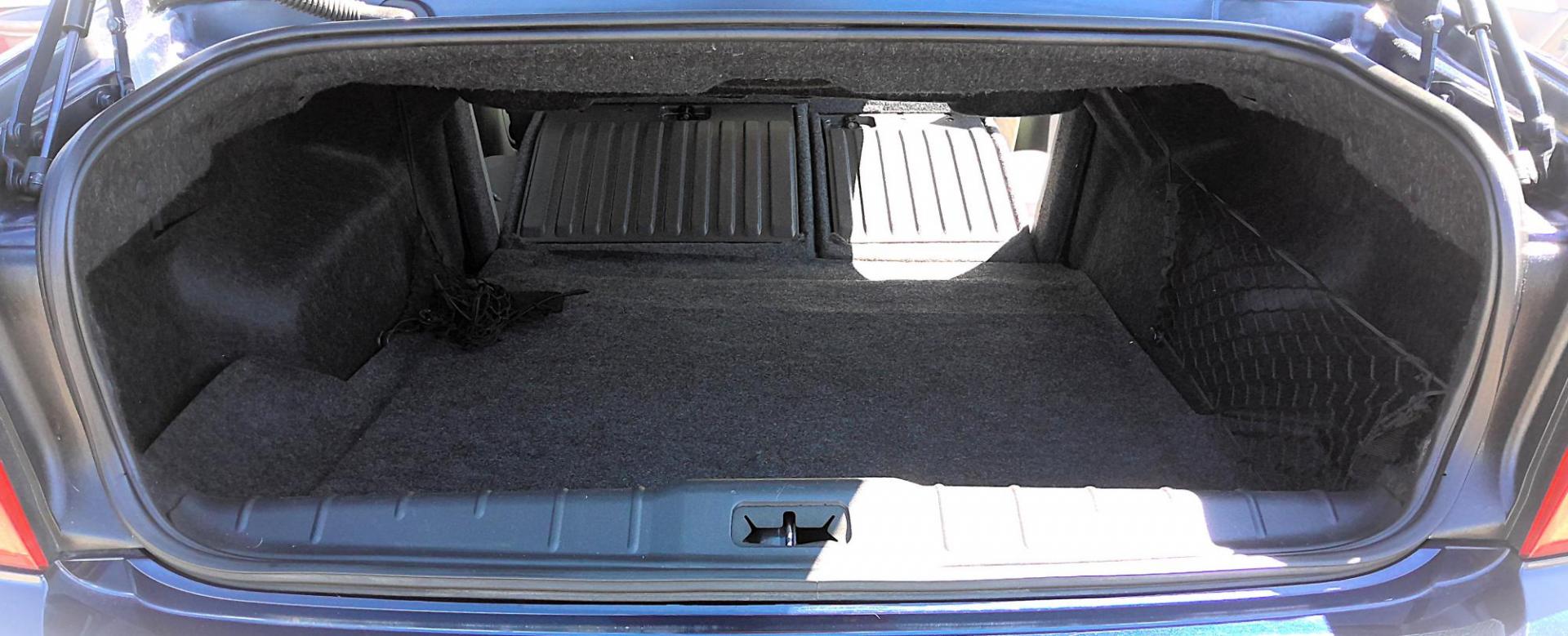 2009 BLUE Chevrolet Malibu LT1 (1G1ZH57B494) with an 2.4L L4 DOHC 16V engine, located at 502 S. Riverside Avenue, Medford, OR, 97501, (541) 773-3136, 42.322803, -122.867477 - Photo#4