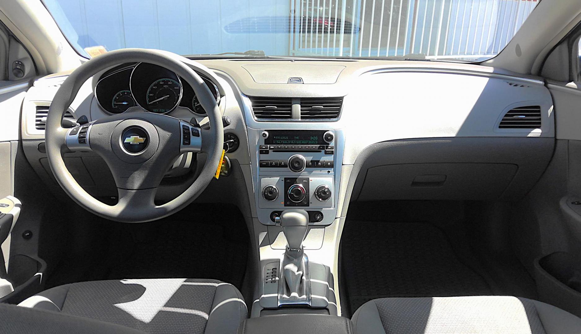2009 BLUE Chevrolet Malibu LT1 (1G1ZH57B494) with an 2.4L L4 DOHC 16V engine, located at 502 S. Riverside Avenue, Medford, OR, 97501, (541) 773-3136, 42.322803, -122.867477 - Photo#9