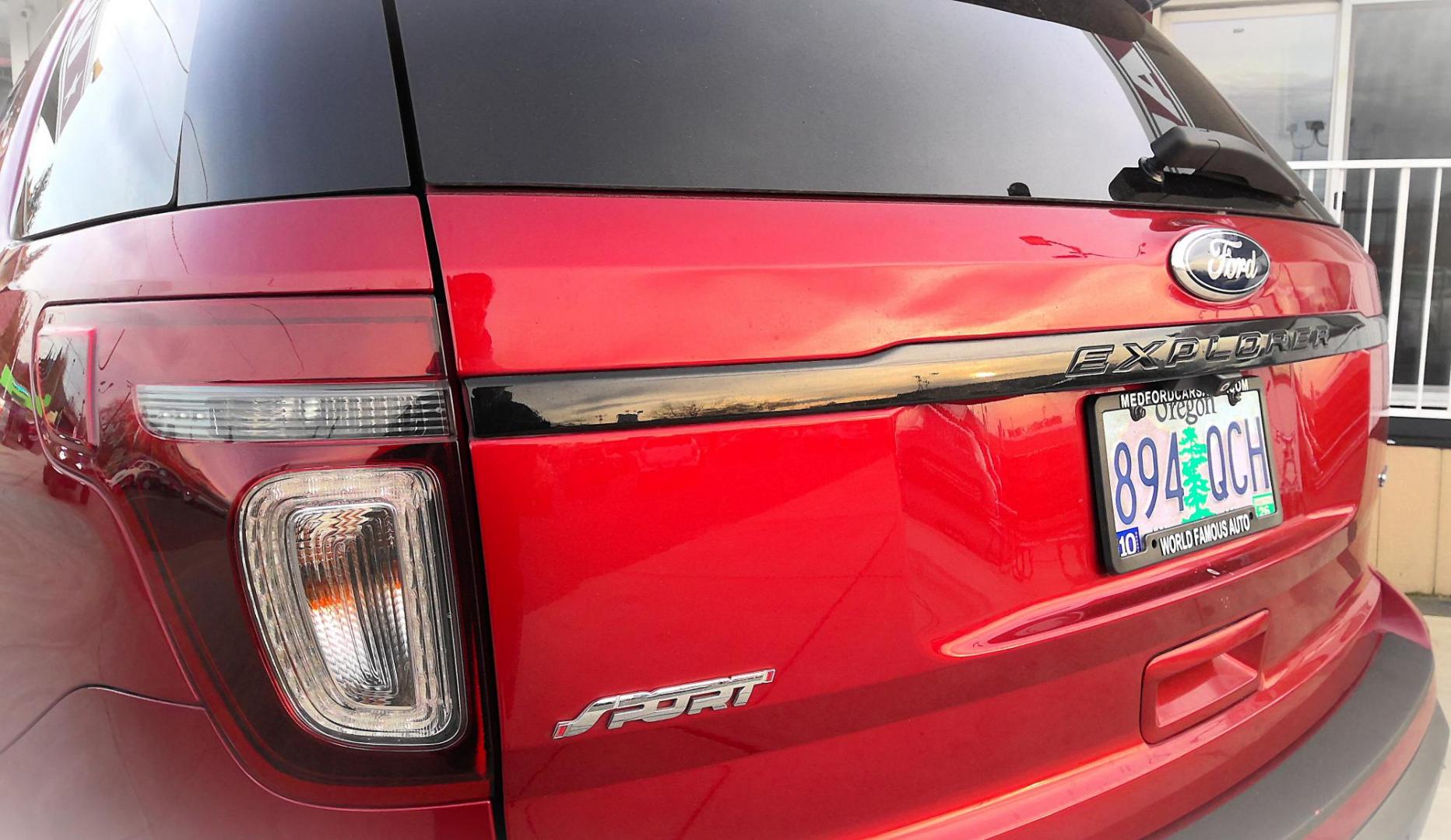 2013 RED Ford Explorer Sport 4WD (1FM5K8GTXDG) with an 3.5L V6 DOHC 24V engine, 6-Speed Automatic transmission, located at 502 S. Riverside Avenue, Medford, OR, 97501, (541) 773-3136, 42.322803, -122.867477 - Photo#3