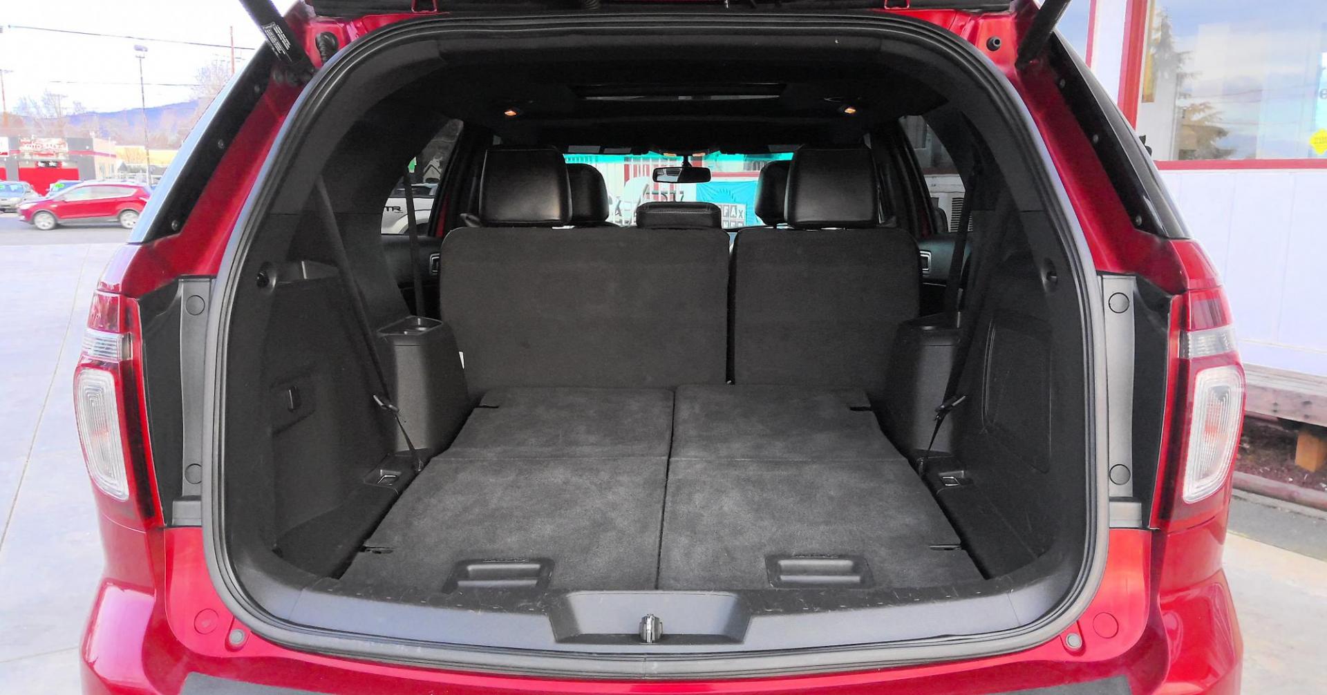 2013 RED Ford Explorer Sport 4WD (1FM5K8GTXDG) with an 3.5L V6 DOHC 24V engine, 6-Speed Automatic transmission, located at 502 S. Riverside Avenue, Medford, OR, 97501, (541) 773-3136, 42.322803, -122.867477 - Photo#7