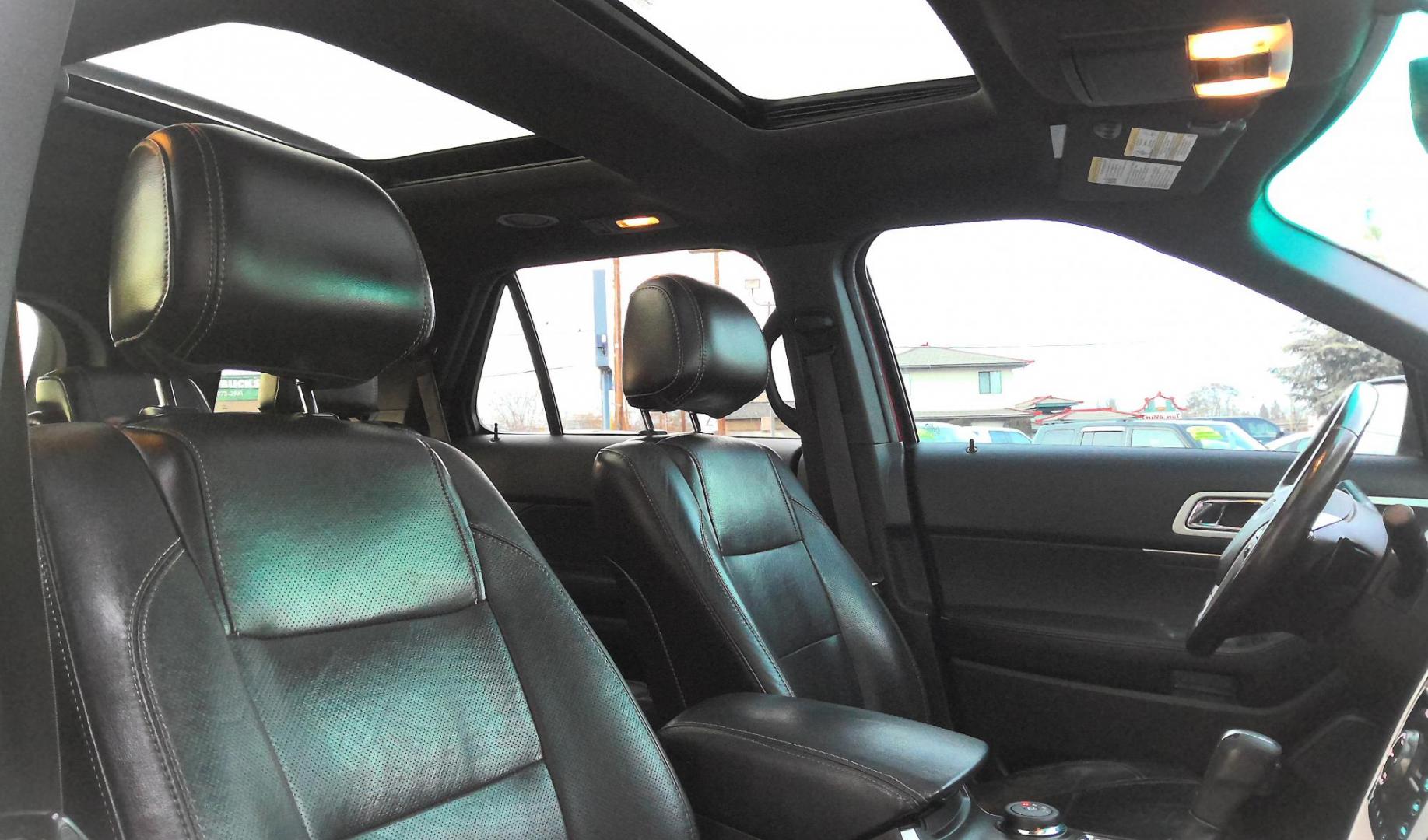 2013 RED Ford Explorer Sport 4WD (1FM5K8GTXDG) with an 3.5L V6 DOHC 24V engine, 6-Speed Automatic transmission, located at 502 S. Riverside Avenue, Medford, OR, 97501, (541) 773-3136, 42.322803, -122.867477 - Photo#11