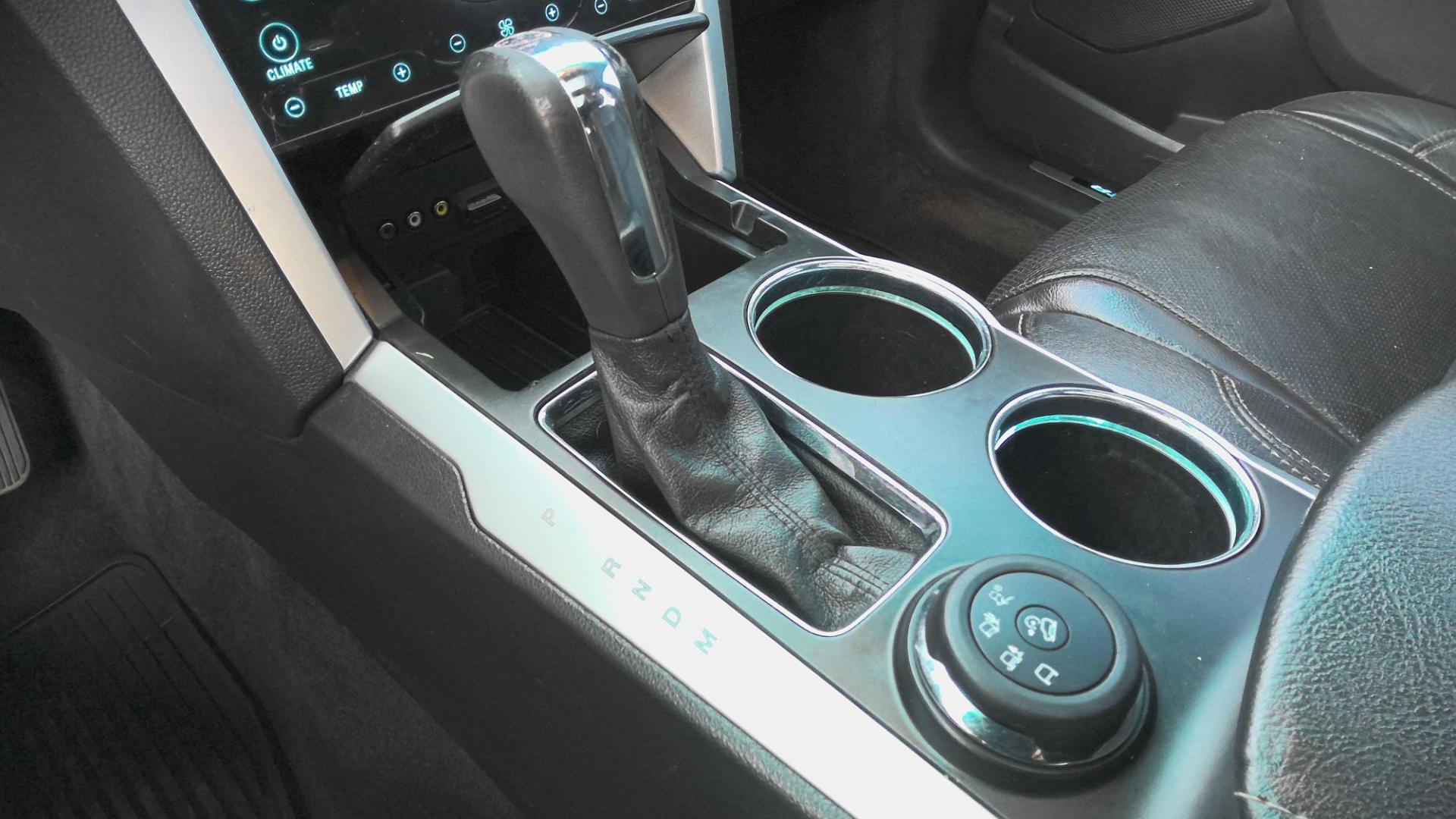 2013 RED Ford Explorer Sport 4WD (1FM5K8GTXDG) with an 3.5L V6 DOHC 24V engine, 6-Speed Automatic transmission, located at 502 S. Riverside Avenue, Medford, OR, 97501, (541) 773-3136, 42.322803, -122.867477 - Photo#14