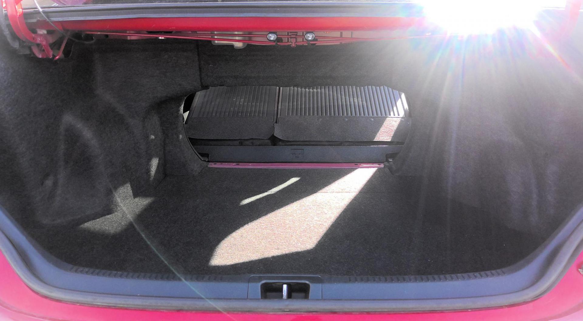 2012 RED Toyota Camry SE (4T1BF1FK3CU) with an 2.5L L4 DOHC 16V engine, 6-Speed Automatic transmission, located at 502 S. Riverside Avenue, Medford, OR, 97501, (541) 773-3136, 42.322803, -122.867477 - Photo#6