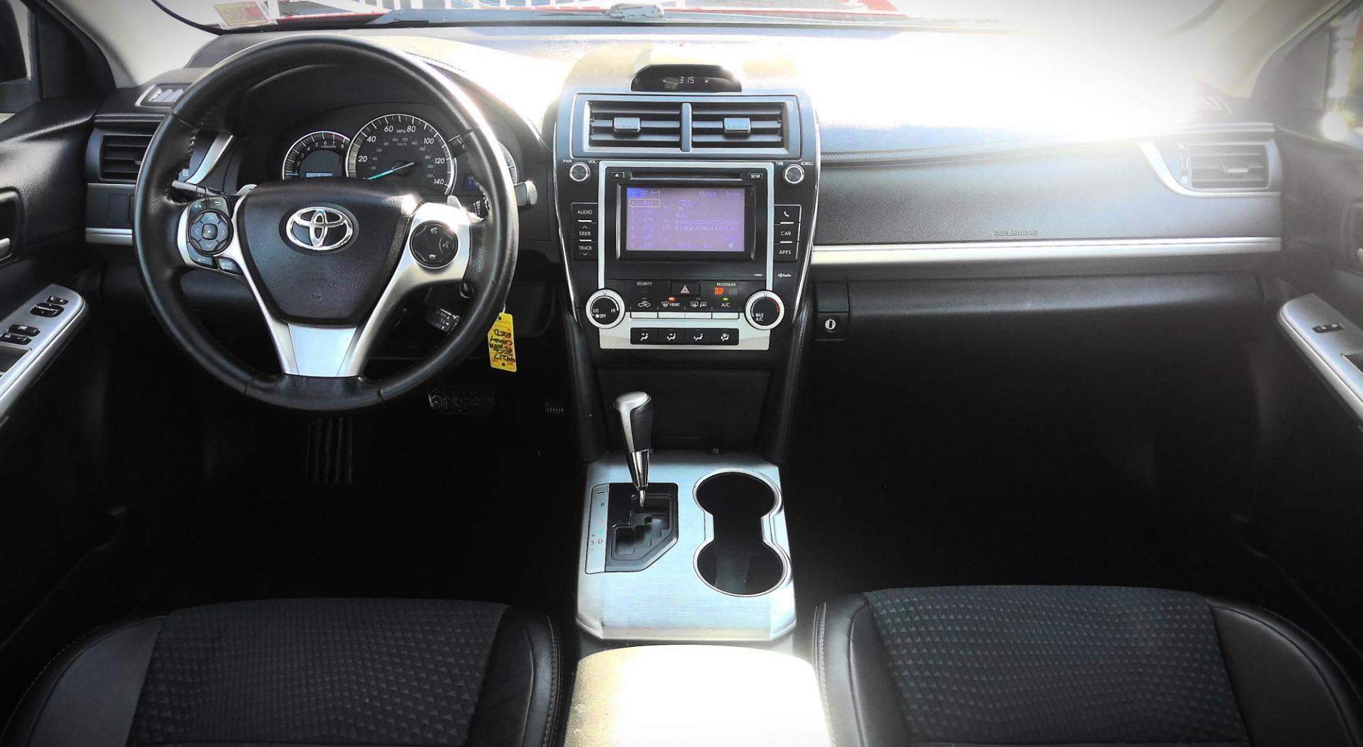 2012 RED Toyota Camry SE (4T1BF1FK3CU) with an 2.5L L4 DOHC 16V engine, 6-Speed Automatic transmission, located at 502 S. Riverside Avenue, Medford, OR, 97501, (541) 773-3136, 42.322803, -122.867477 - Photo#8