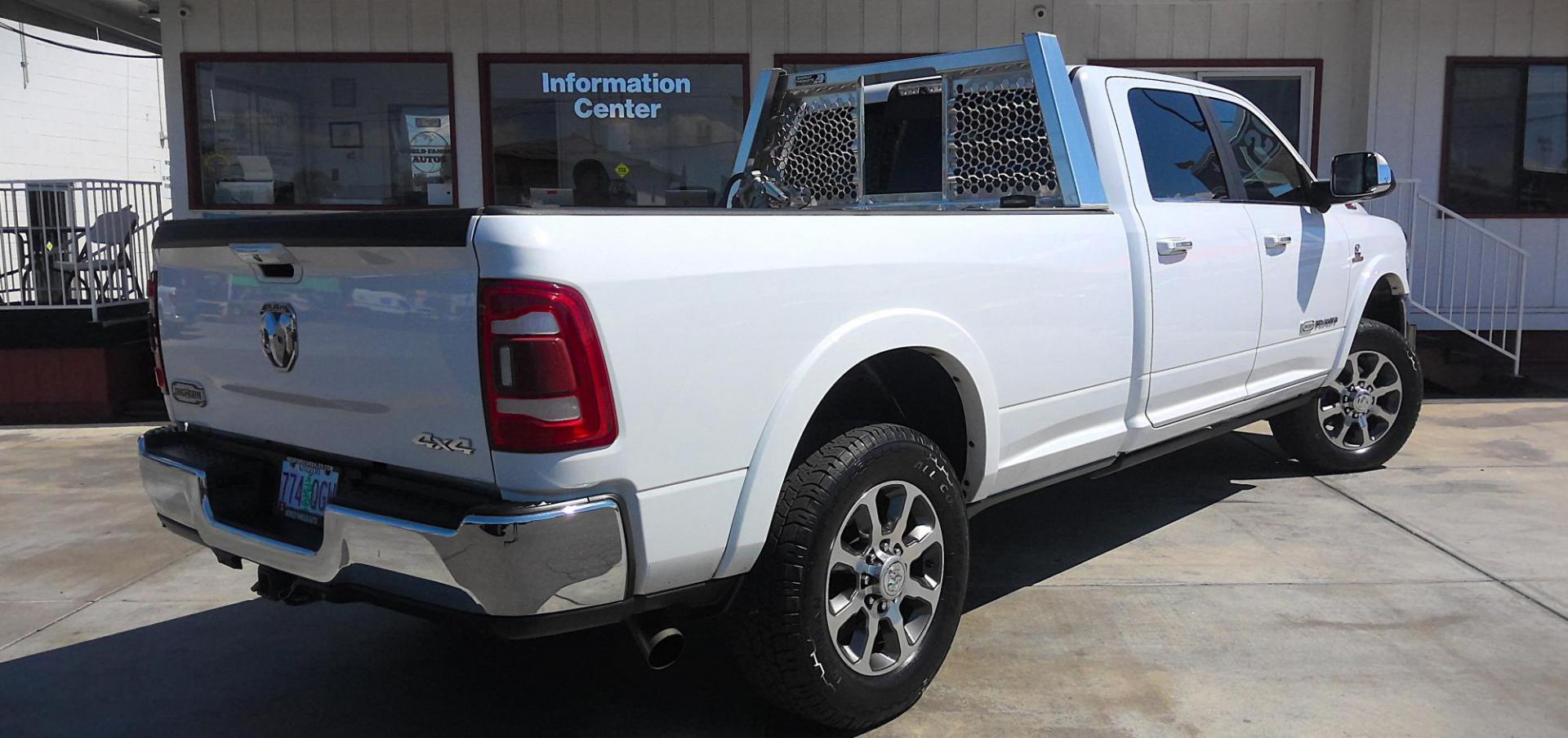 2019 WHITE RAM 3500 Longhorn Crew Cab LWB 4WD (3C63R3KL7KG) with an 6.7L L6 OHV 24V TURBO DIESEL engine, 6A transmission, located at 502 S. Riverside Avenue, Medford, OR, 97501, (541) 773-3136, 42.322803, -122.867477 - Photo#5