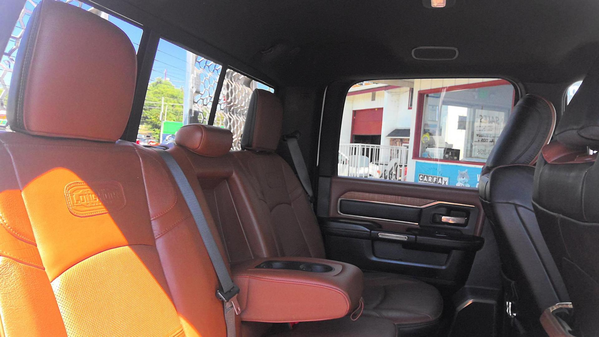2019 WHITE RAM 3500 Longhorn Crew Cab LWB 4WD (3C63R3KL7KG) with an 6.7L L6 OHV 24V TURBO DIESEL engine, 6A transmission, located at 502 S. Riverside Avenue, Medford, OR, 97501, (541) 773-3136, 42.322803, -122.867477 - Photo#7