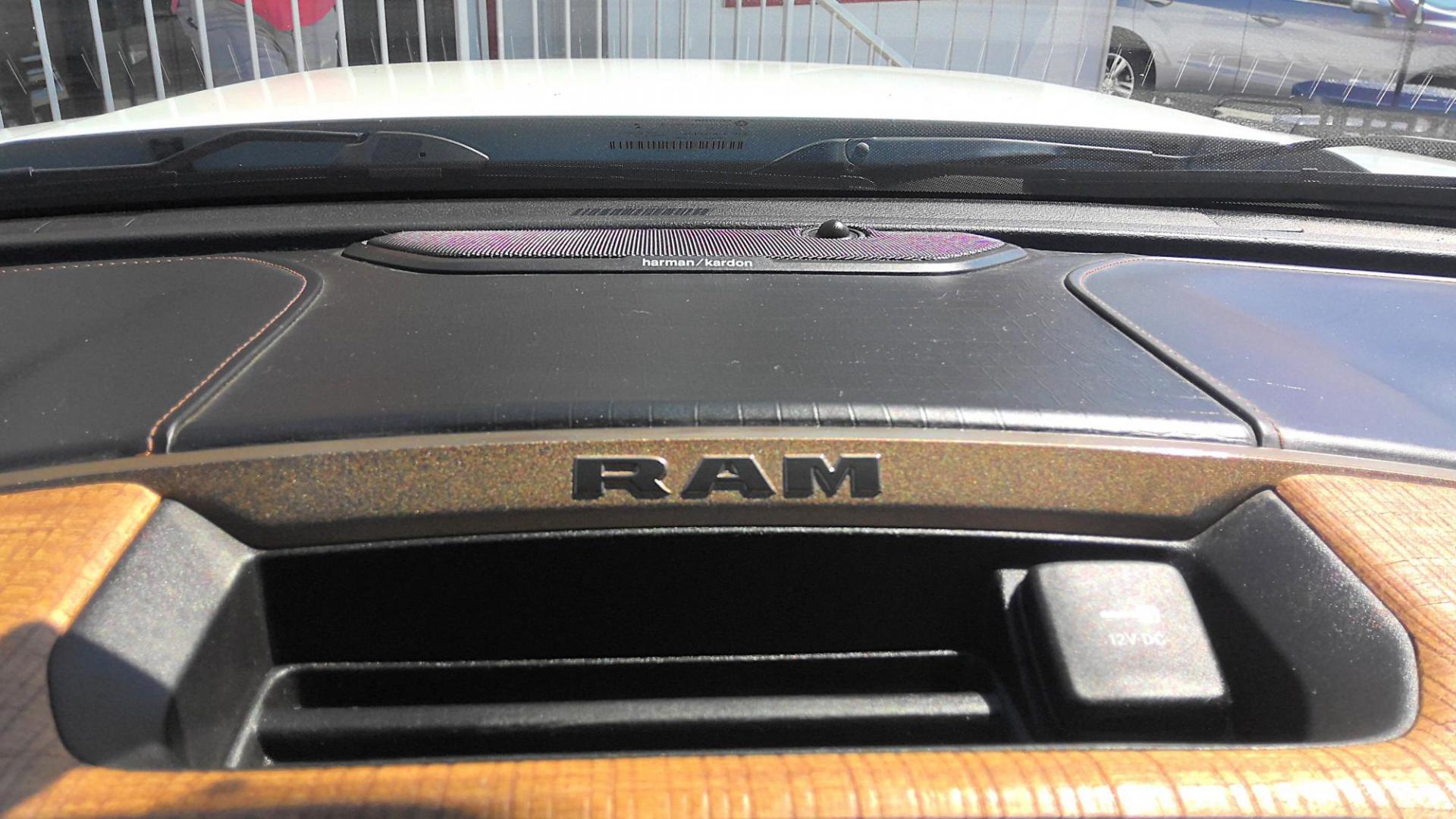 2019 WHITE RAM 3500 Longhorn Crew Cab LWB 4WD (3C63R3KL7KG) with an 6.7L L6 OHV 24V TURBO DIESEL engine, 6A transmission, located at 502 S. Riverside Avenue, Medford, OR, 97501, (541) 773-3136, 42.322803, -122.867477 - Photo#15