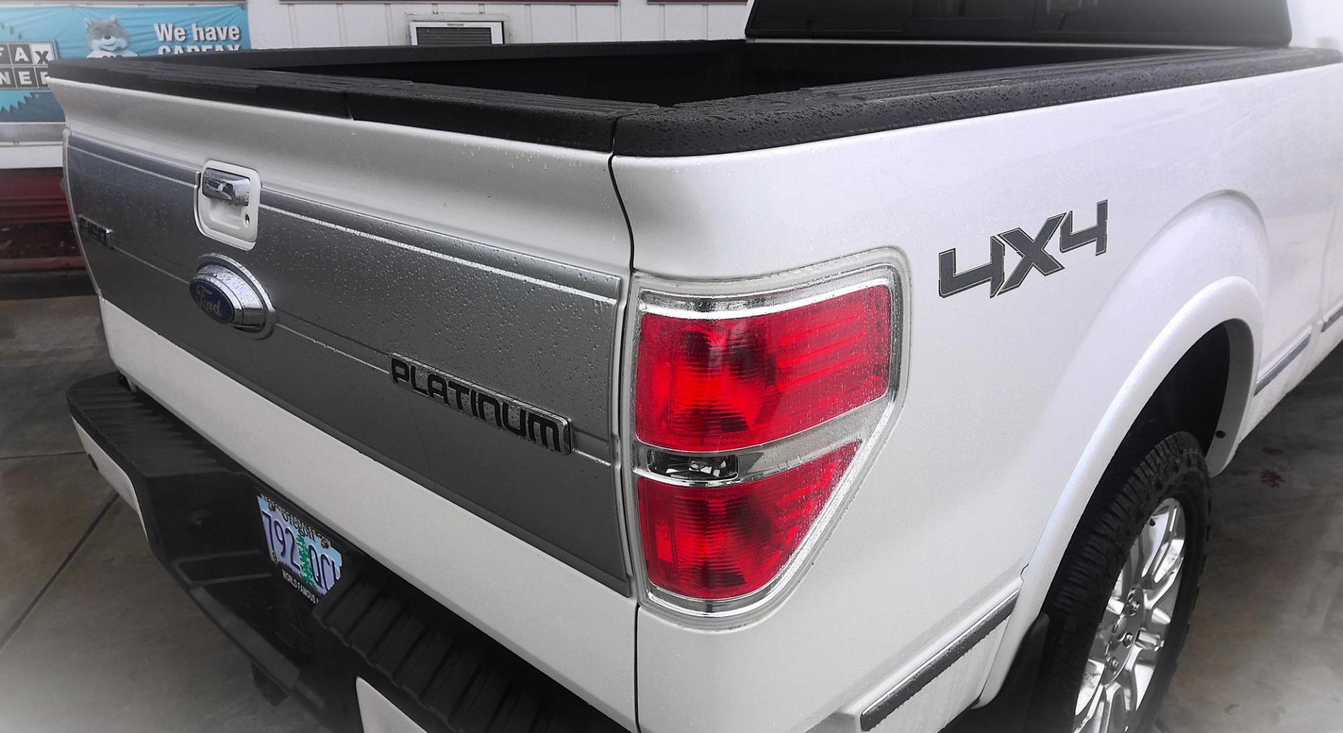 2013 WHITE Ford F-150 XLT SuperCrew 6.5-ft. Bed 4WD (1FTFW1ET6DF) with an 3.5L V6 TURBO engine, 6-Speed Automatic transmission, located at 502 S. Riverside Avenue, Medford, OR, 97501, (541) 773-3136, 42.322803, -122.867477 - Photo#4