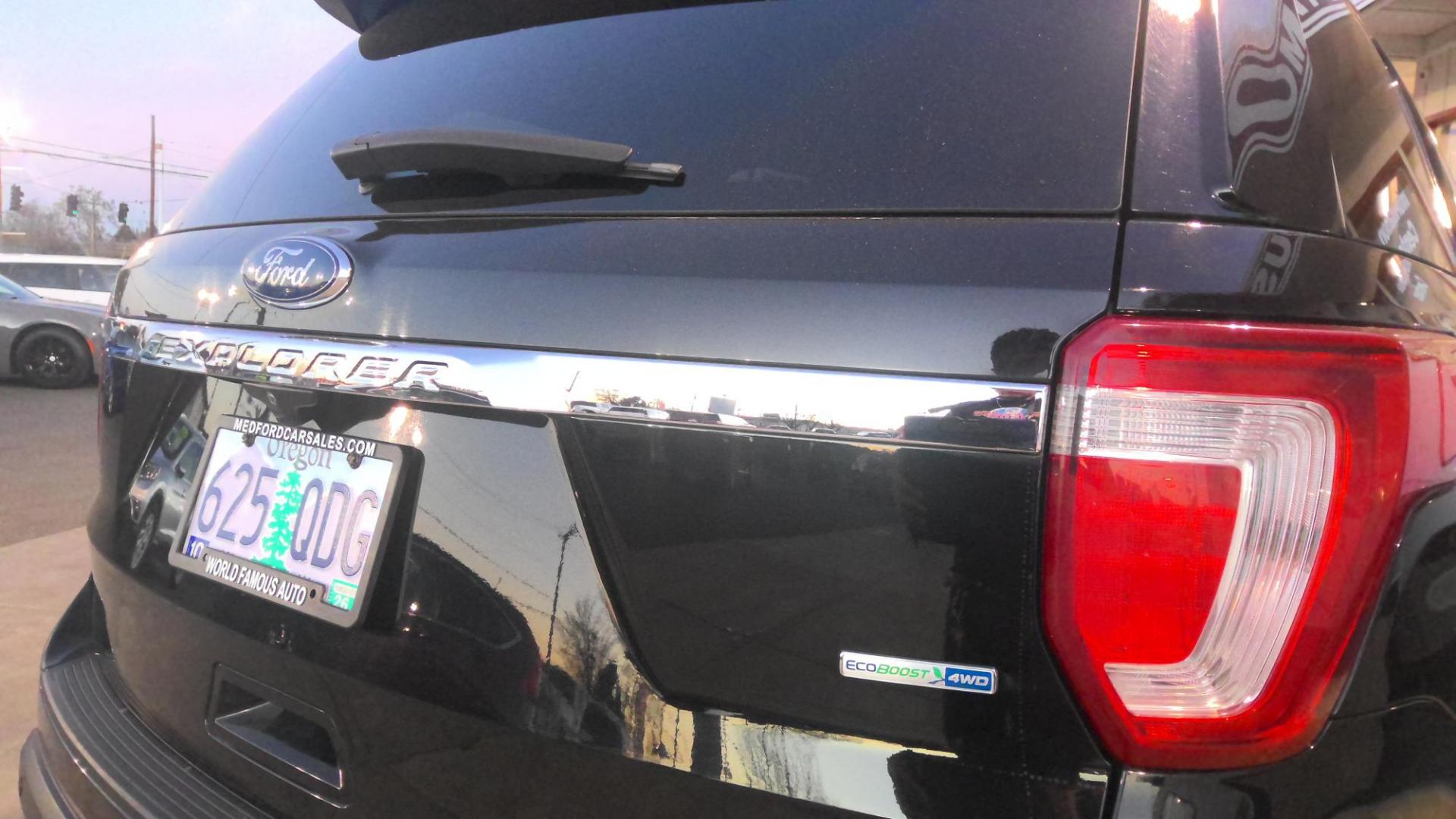 2018 BLACK Ford Explorer Base 4WD (1FM5K8BH7JG) with an 2.3L L4 DOHC 16V engine, 6A transmission, located at 502 S. Riverside Avenue, Medford, OR, 97501, (541) 773-3136, 42.322803, -122.867477 - Photo#3