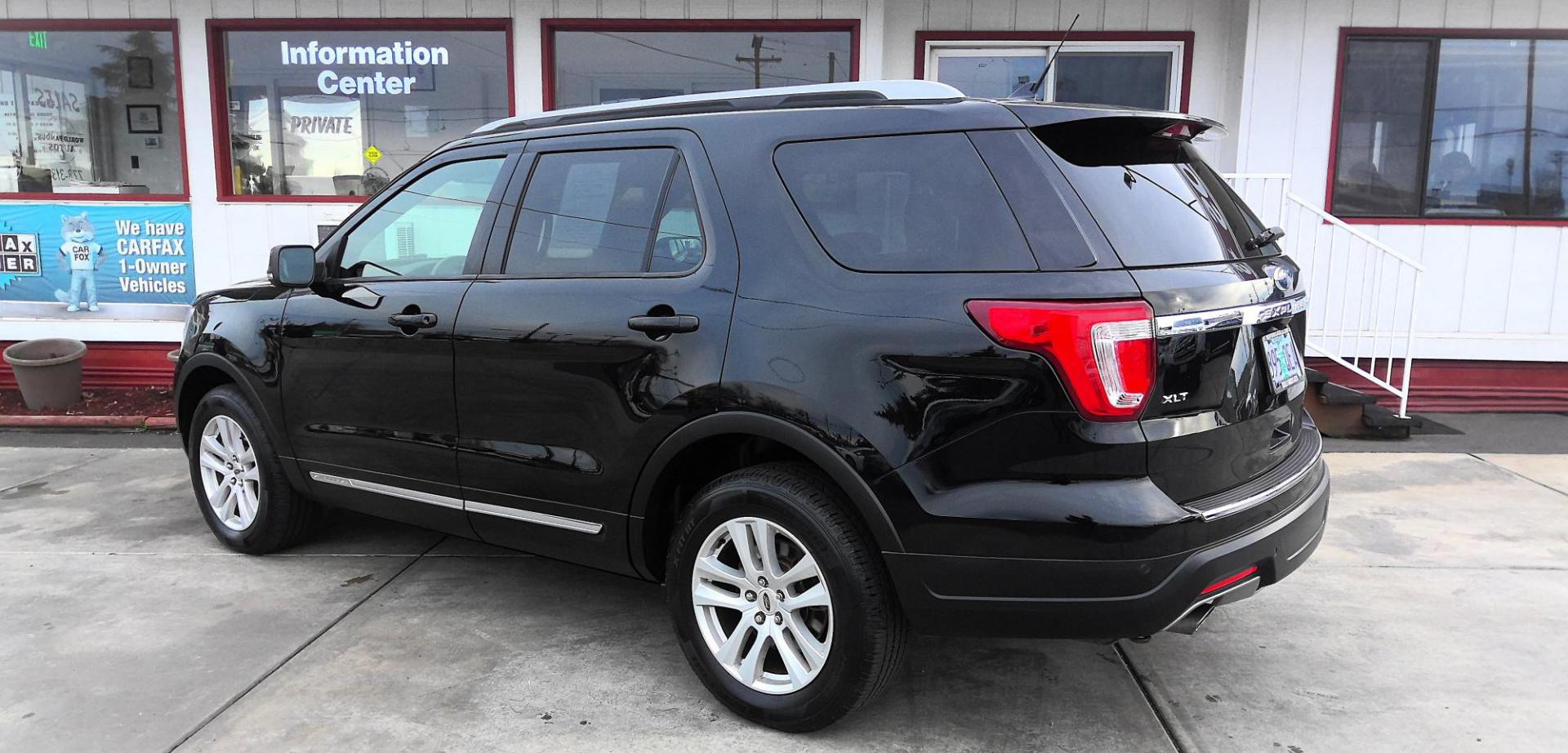 2018 BLACK Ford Explorer XLT 4WD (1FM5K8DH0JG) with an 2.3L L4 DOHC 16V engine, 6A transmission, located at 502 S. Riverside Avenue, Medford, OR, 97501, (541) 773-3136, 42.322803, -122.867477 - Photo#2