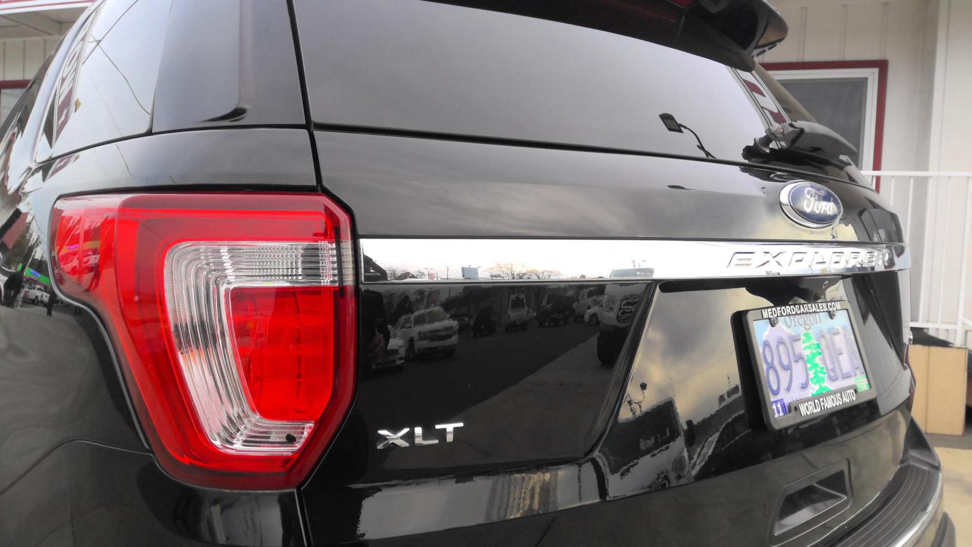 2018 BLACK Ford Explorer XLT 4WD (1FM5K8DH0JG) with an 2.3L L4 DOHC 16V engine, 6A transmission, located at 502 S. Riverside Avenue, Medford, OR, 97501, (541) 773-3136, 42.322803, -122.867477 - Photo#3